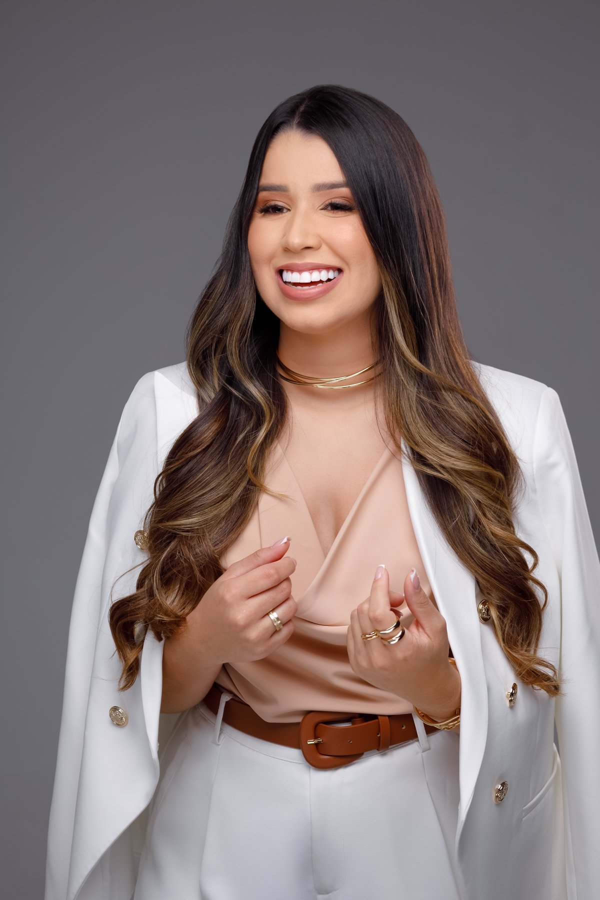 Letícia Santos — Esteticista Especialista em Tratamento de Estrias